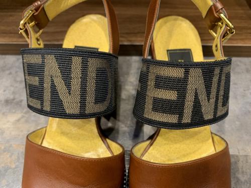 サンダルのレディース