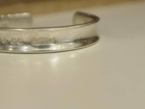 ティファニーのバングル