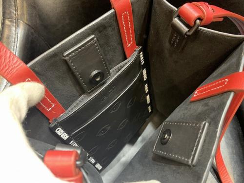 ショルダーバッグのメンズ