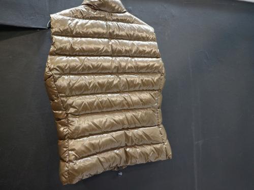 モンクレールのダウンベスト