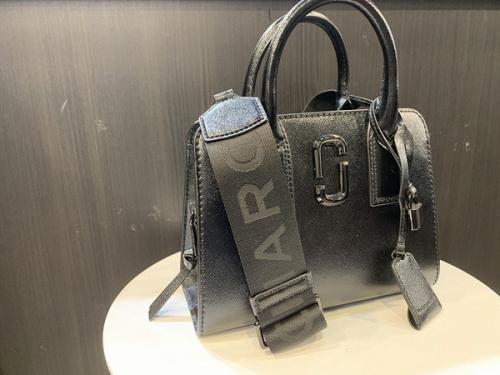 MARC JACOBSのマークジェイコブス