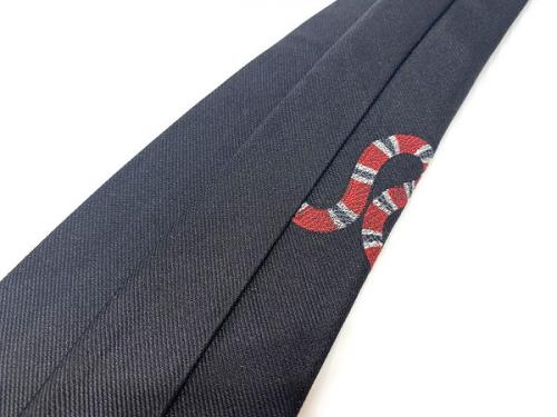 ネクタイのメンズ