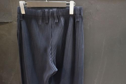 プリーツパンツのメンズ