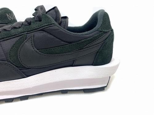 ナイキ × サカイのスニーカー