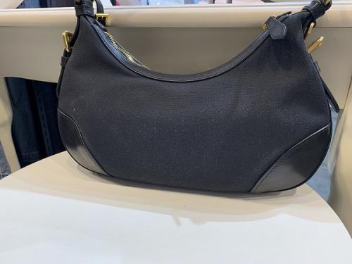 プラダのバッグ