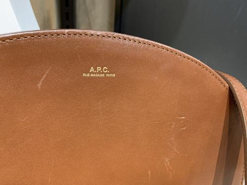 アーペーセーのショルダーバッグ