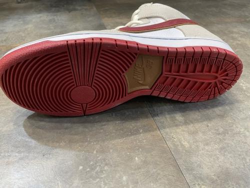 ナイキのDUNK HIGH PRO “Phillies Blunt”