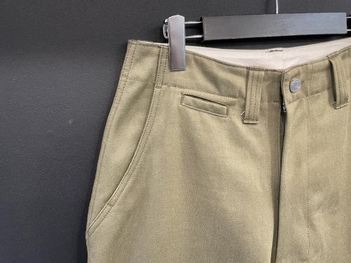 イートーツのCore Field Trousers