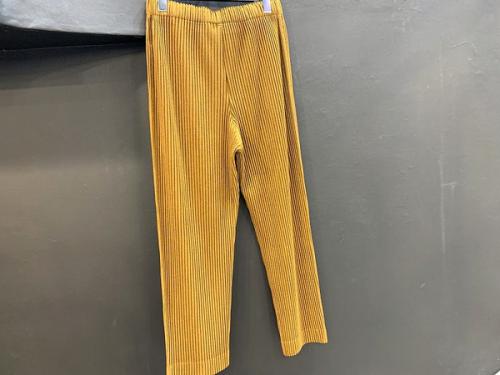 オム プリッセ イッセイ ミヤケのパンツ