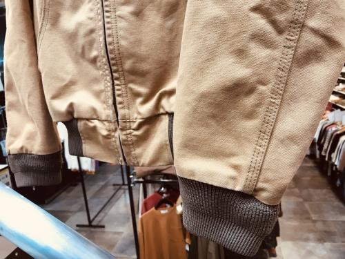 カーハートのダックパーカー