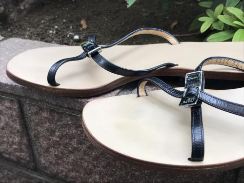 ロゴプレートストラップサンダルのレディース