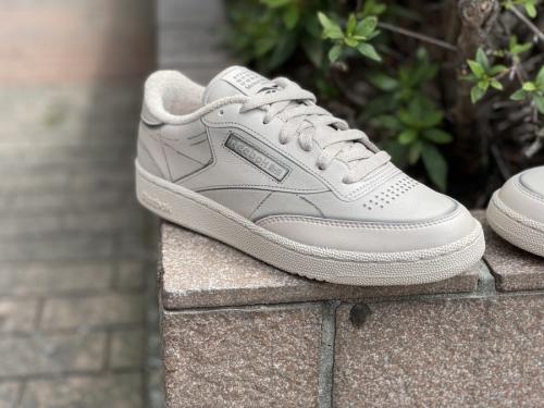 メゾンマルジェラ 22 × リーボックのスニーカー