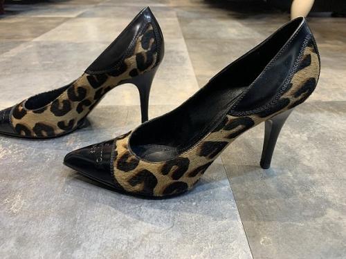 ルイ ヴィトン　のパンプス