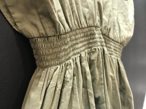 マリハのフレンチスリーブコットンワンピース