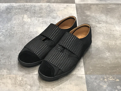 コラボ・別注アイテムのART COMES FIRST