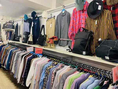 リサイクルショップの古着屋