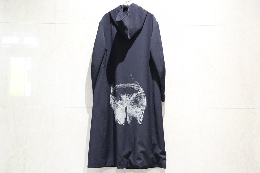 YOHJI YAMAMOTOのシワギャバお尻抜染フードジャケットが入荷しました
