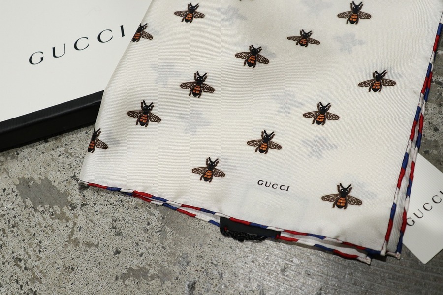 全商品オープニング価格 GUCCI グッチ スカーフ 蜂 bee ハンカチーフ