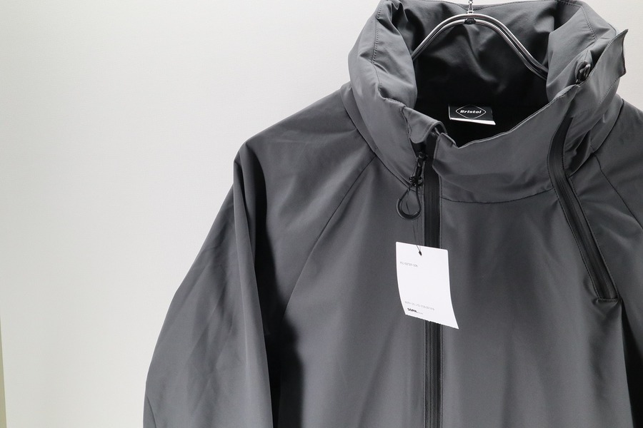 FCRB/エフシーアールビー】よりWARM UP JACKETが入荷致しました