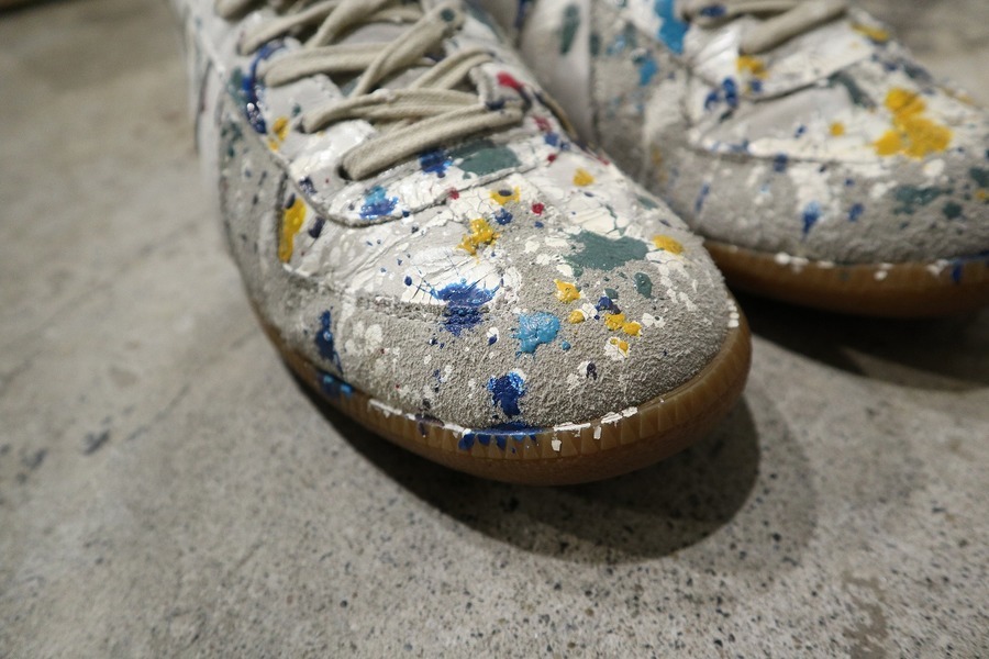マルジェラ ペイント　ジャーマン レプリカ スニーカー ペンキ ペイントジャーマントレーナーの魅力。Maison Martin Margiela