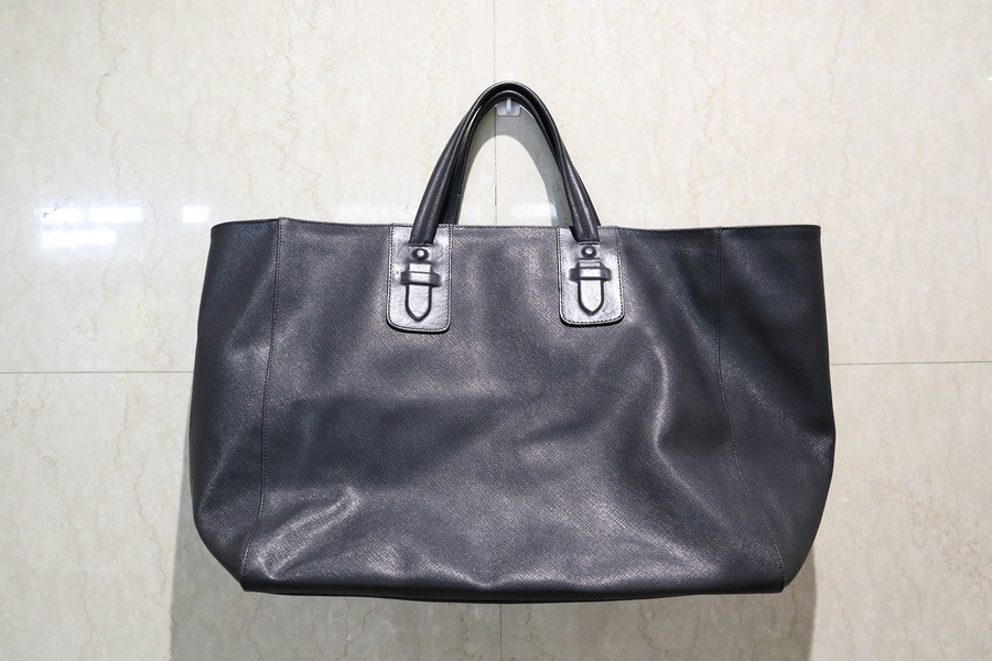 NEIL BARRETT/ニールバレット】よりビッグレザートートバッグが入荷
