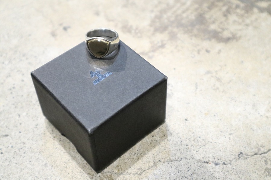 TOM WOOD/トムウッド】よりシールドゴールドトップリングが入荷