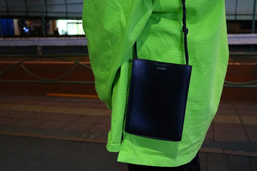 Jil Sander ジルサンダー よりtangle ショルダーバッグが入荷致しました 11 09発行