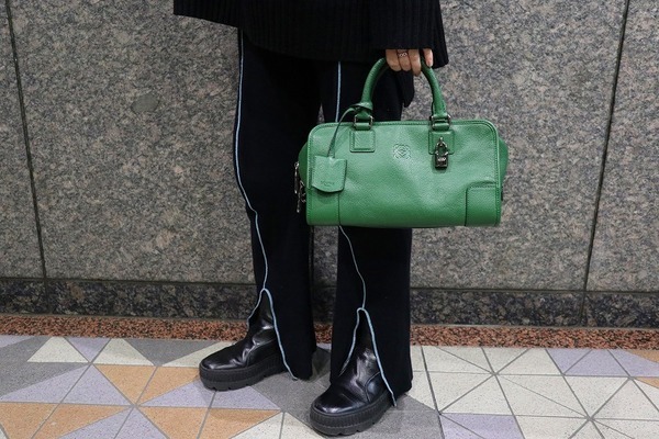 LOEWE/ロエベ】よりアマソナ28を買取入荷致しました。[2021.02.09発行]