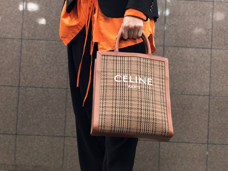 CELINE/セリーヌ】から20AW スモールバーティカルカバ買取入荷しました