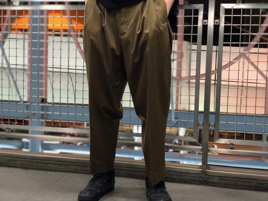 Hed Mayner/ヘド メイナー】より人気定番アイテム4 PLEAT PANTSを買取