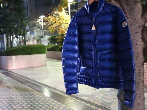 モンクレール、ブラック キルティング ライトダウンジャケット、ユニセックス MONCLER (モンクレール) キルティング フルジップ ライトダウン