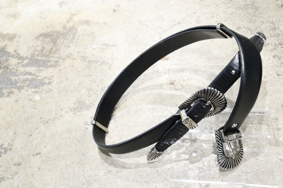 TOGA PULLA/トーガ プルラ】よりDouble buckle beltが入荷致しました
