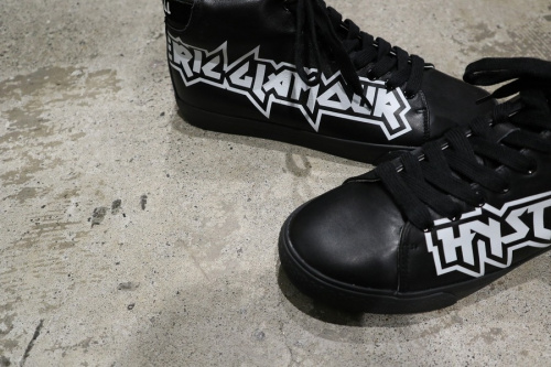 HYSTERIC GLAMOUR】よりロゴプリントレザーハイカットスニーカー HYSTERIC GLAMOUR】よりロゴプリントレザーハイカットスニーカー