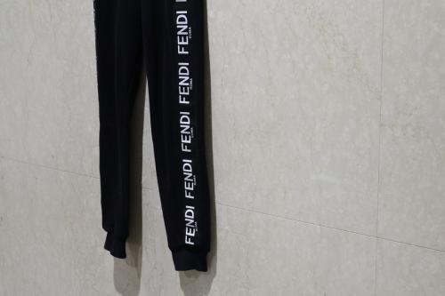 FENDI ロゴスウェットパンツ　6A 180414-02.jpg
