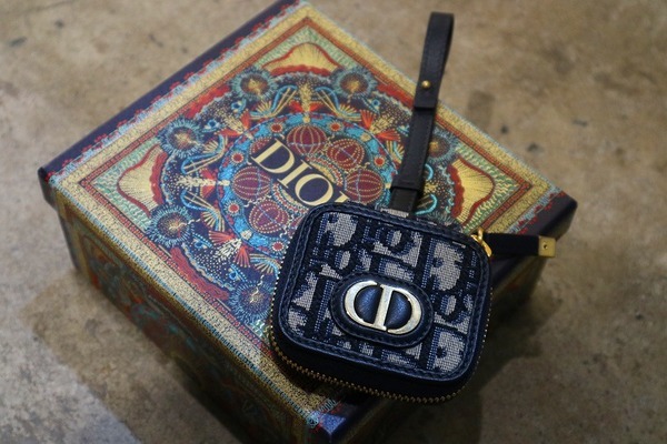 Christian Dior/クリスチャン ディオール】よりAIRPODS PRO ケースを