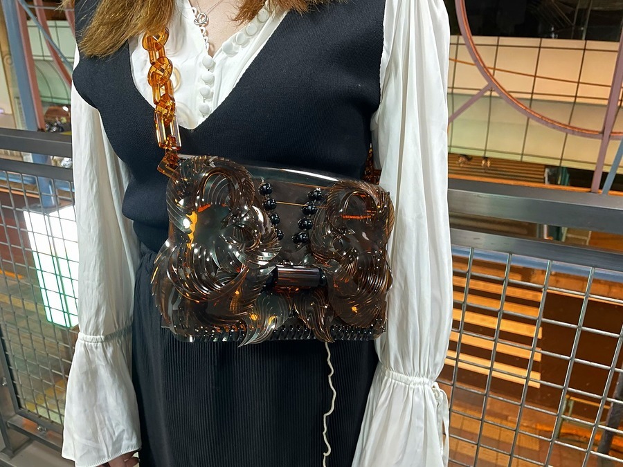 Mame Kurogouchi/マメクロゴウチ】より定番人気アイテムPVCチェーンバッグを買取入荷致しました。[2021.11.14発行]