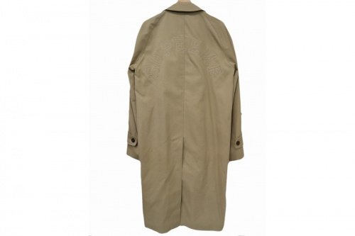 SUPREMEのAquascutum