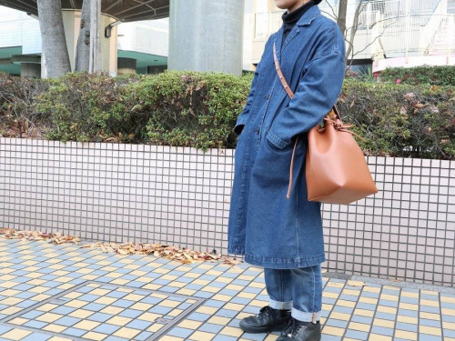 レザーバッグの巾着バッグ