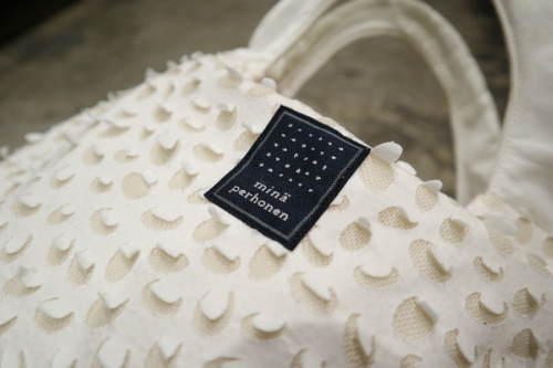 ナチュラルブランドのmina perhonen