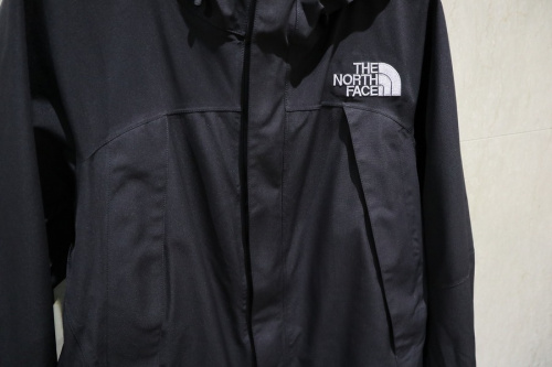 マウンテンジャケットのメンズ