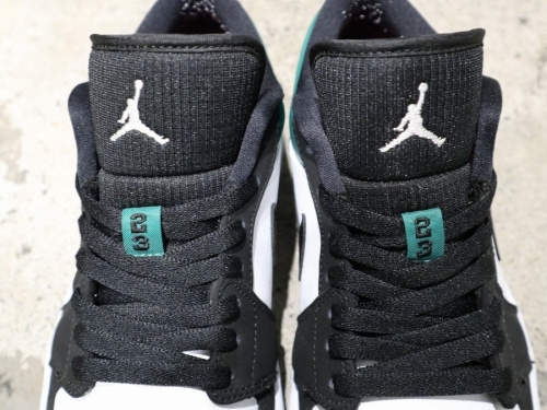 ナイキ エアジョーダンのスニーカー