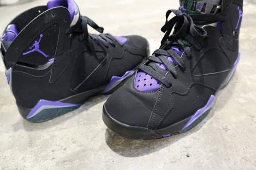 ナイキ エアジョーダン 7 レトロのスニーカー