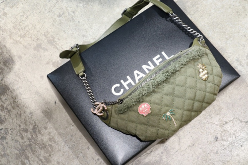 ウエストポーチ