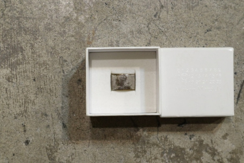 メゾンマルタンマルジェラのアンティーク加工リング