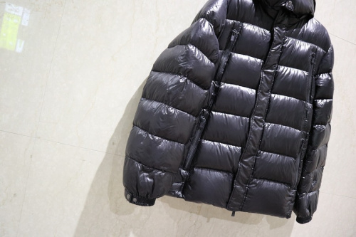 DIOMEDEのダウンジャケット