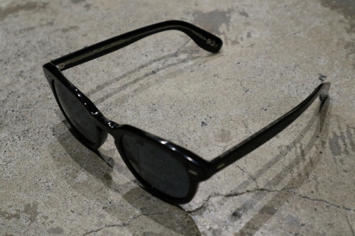 オリバーピープルズのGRAY GRANT SUN