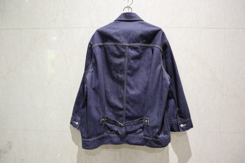 オーバーサイズのビッグシルエット