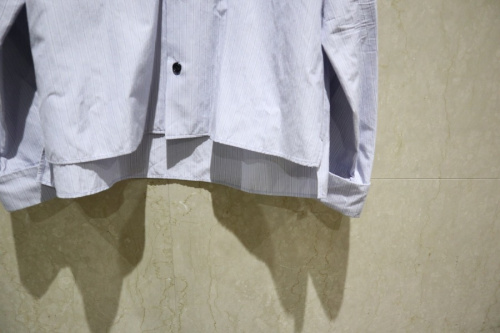 サンシーのシャツ