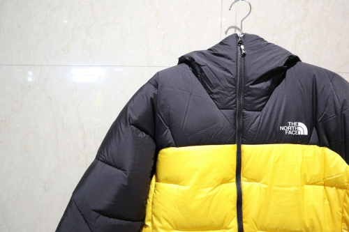 アウトドアブランドのTHE NORTH FACE