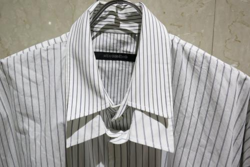 ドレスドアンドレスドの2重襟オーバーサイズシャツ